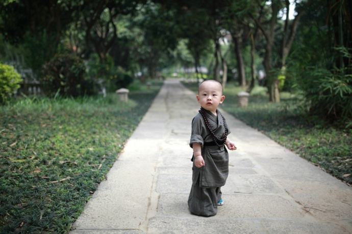 西禪寺超萌&apos;小和尚&apos;爆紅網(wǎng)絡(luò)