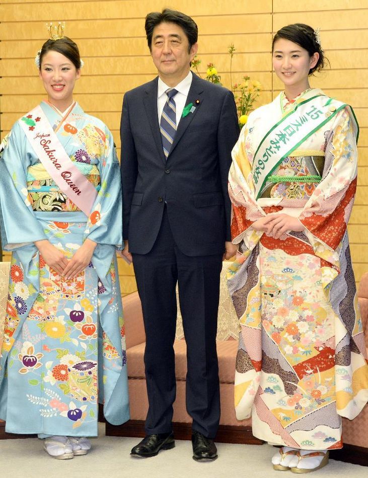 安倍接見日本櫻花女王、綠色女神